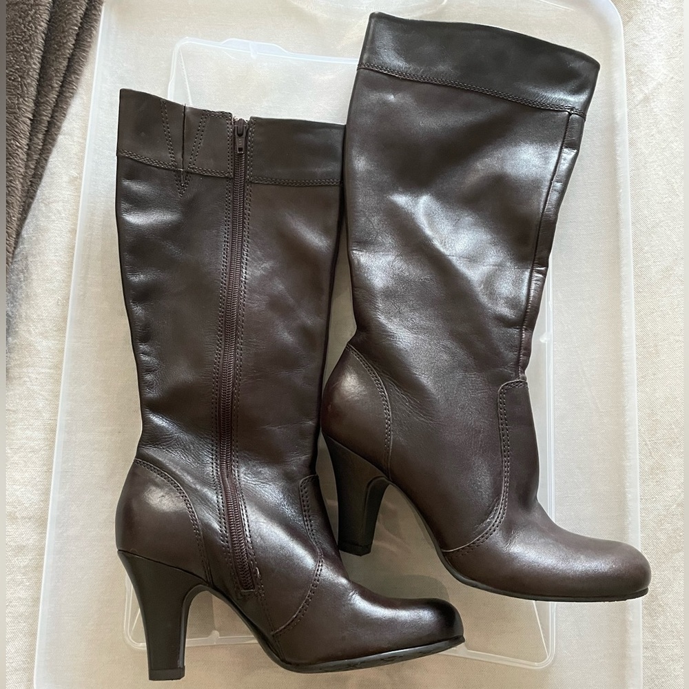 Brand new Gianni Bini brown knee high boot - women’s